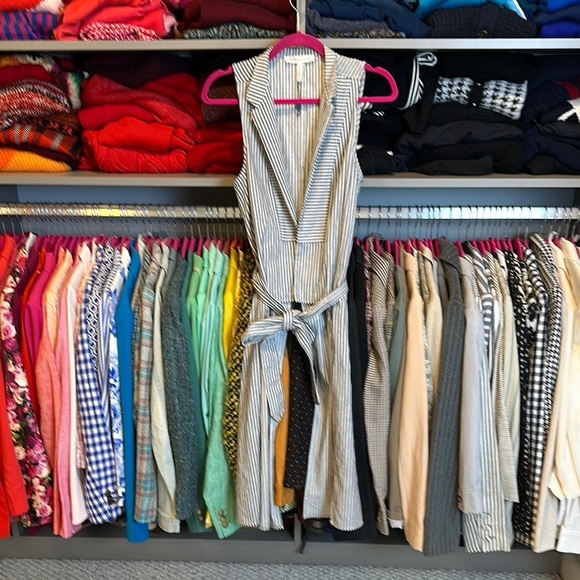 BCBGeneration navy/white striped gilet with back slit and front tie size XS NWOT - Picture 2 of 4